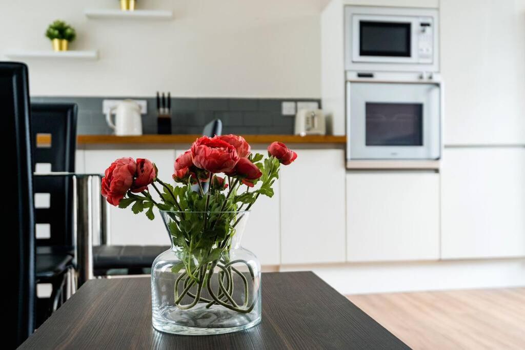 2 Bedroom Flat Edgware Road * Londra